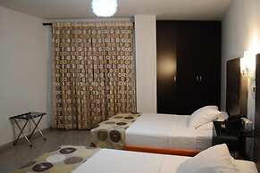 Hotel Calima Real