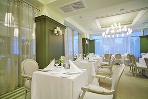 M'Istra'L Hotel & SPA