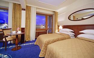 M'Istra'L Hotel & SPA