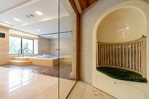 M'Istra'L Hotel & SPA