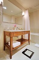 M'Istra'L Hotel & SPA