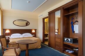 M'Istra'L Hotel & SPA