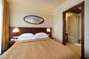 M'Istra'L Hotel & SPA