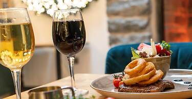 Golden Fleece Inn Tremadog