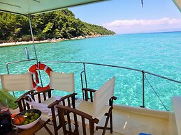 Akrogiali Exclusive Hotel - Adults Only