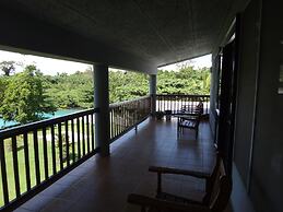 Lusia's Lagoon Chalets