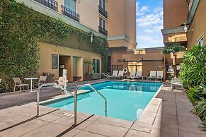 Hyatt Place Riverside Downtown