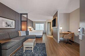 Hyatt Place Riverside Downtown