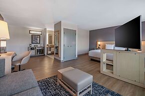 Hyatt Place Riverside Downtown