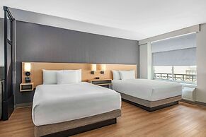 Hyatt Place Riverside Downtown