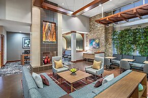 Hyatt Place Riverside Downtown