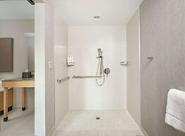 Hyatt Place Riverside Downtown