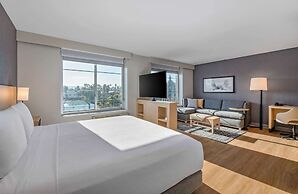 Hyatt Place Riverside Downtown