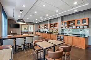 Hyatt Place Riverside Downtown