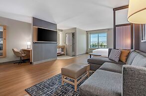 Hyatt Place Riverside Downtown