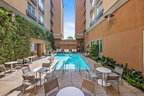 Hyatt Place Riverside Downtown