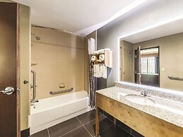 La Quinta Inn & Suites by Wyndham Tulsa - Catoosa Route 66