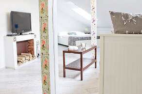 Royal Court Apartments