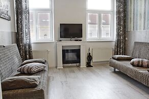 Royal Court Apartments