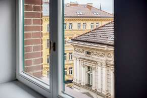 Royal Court Apartments