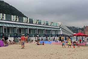 White House Beach Hotspring Resort