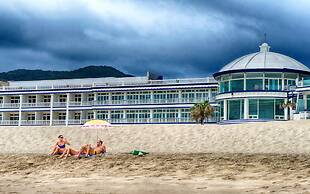 White House Beach Hotspring Resort