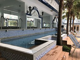 White House Beach Hotspring Resort