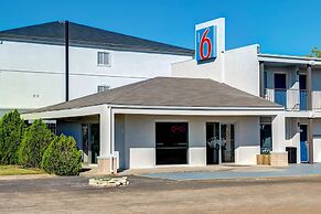 Motel 6 Sulphur Springs, TX