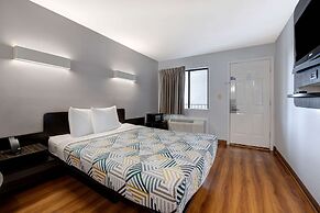 Motel 6 Sulphur Springs, TX