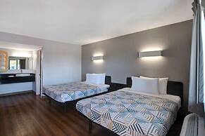 Motel 6 Sulphur Springs, TX