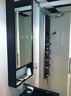 Alex Rooms