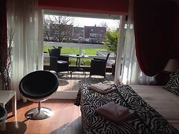 Alex Rooms