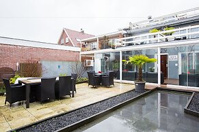Alex Rooms