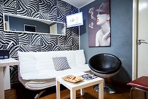 Alex Rooms