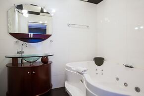 Alex Rooms