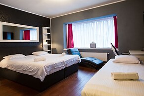 Alex Rooms