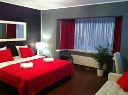 Alex Rooms