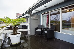 Alex Rooms
