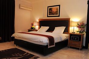 Raed Hotel Suites