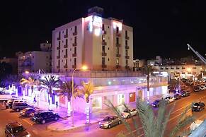Raed Hotel Suites