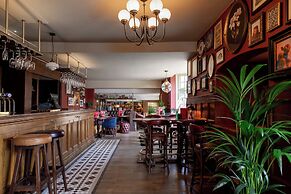 Red Lion Hotel