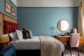 Red Lion Hotel