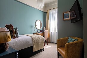 Red Lion Hotel