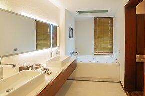 The Leela Ashtamudi, A Raviz Hotel