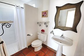 Los Milagros Hotel