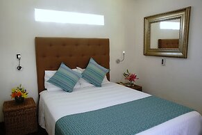 Los Milagros Hotel