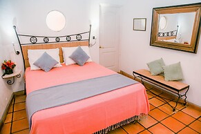 Los Milagros Hotel
