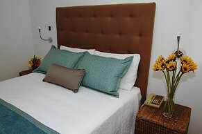 Los Milagros Hotel