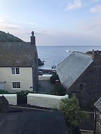 Cadgwith Cove Inn