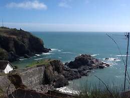 Cadgwith Cove Inn